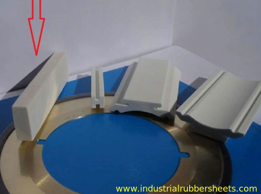 Tấm cắt sợi thủy tinh PTFE Kích thước tùy chỉnh chịu nhiệt 260 ° C cho ngành công nghiệp giấy gợn sóng